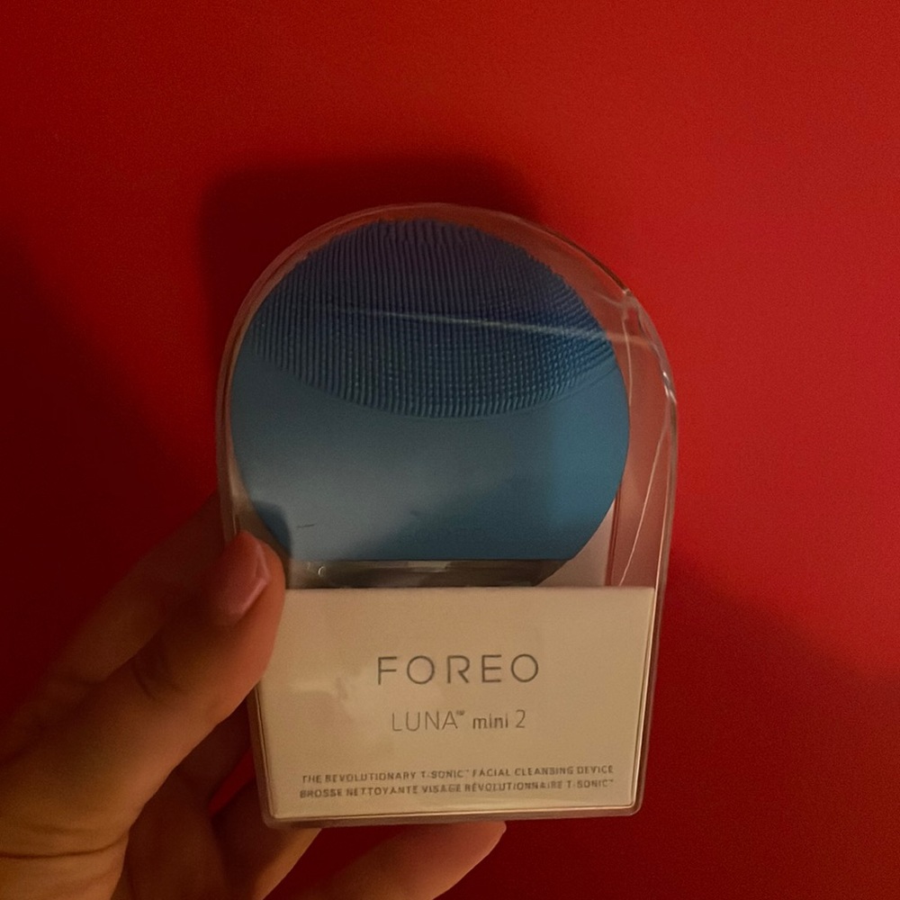 Luna Facial Cleansing Device